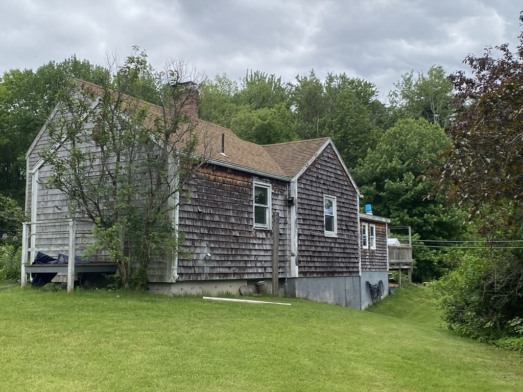 845 Town Farm Rd