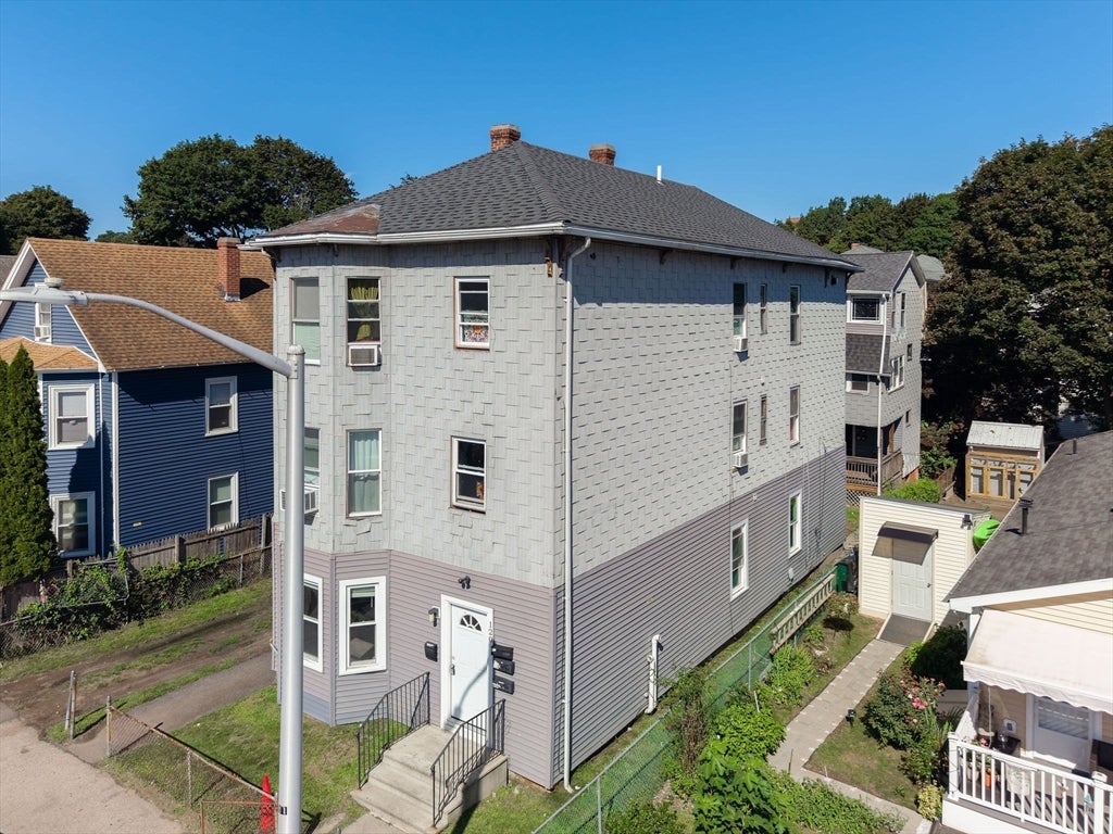 Photo of 120 Southgate St, Worcester, MA