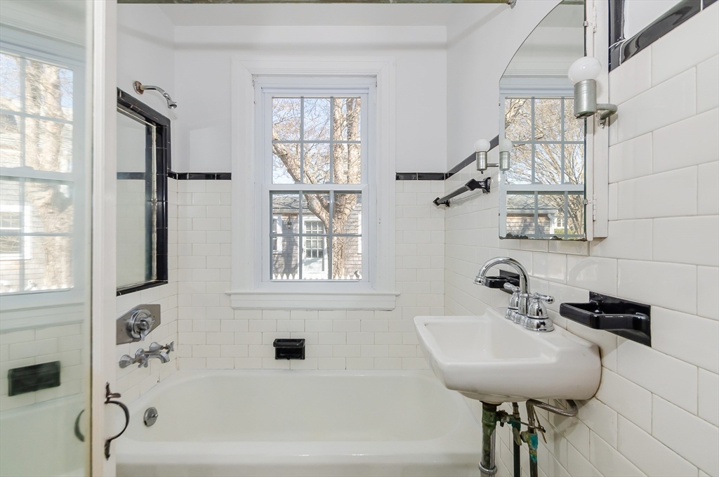 Mattapoisett, Massachusetts 02739, United States, 2 Bedrooms Bedrooms, ,1 BathroomBathrooms,Residential,Active,120816