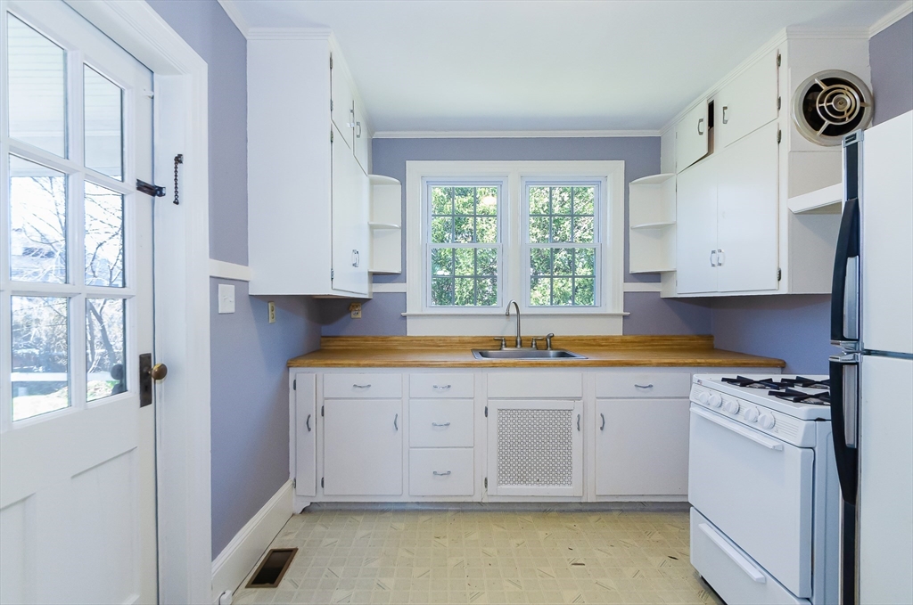 Mattapoisett, Massachusetts 02739, United States, 2 Bedrooms Bedrooms, ,1 BathroomBathrooms,Residential,Active,120816