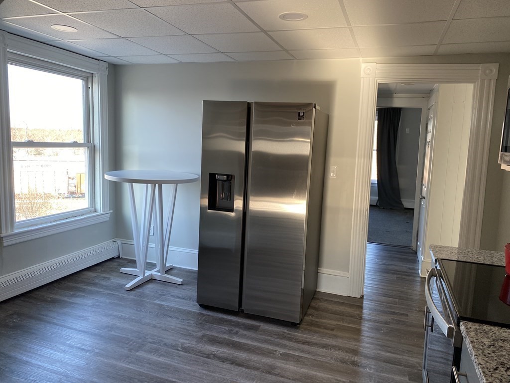 556 Center St 2