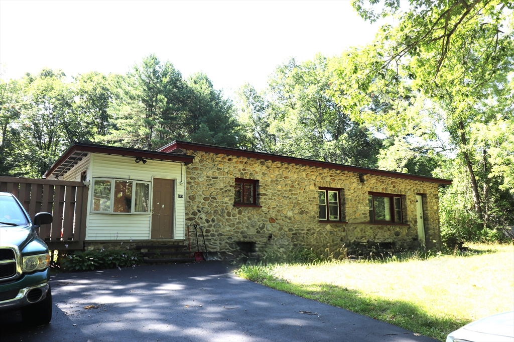 Click for 845 Stafford ST, Leicester, MA slideshow