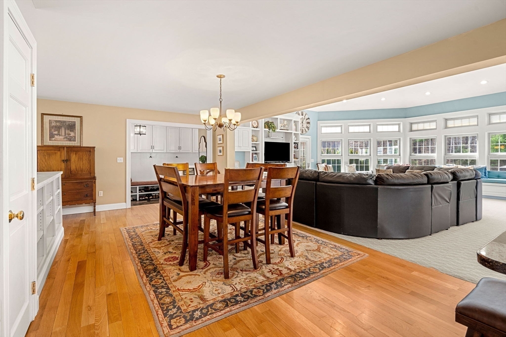 8 Palis Dr
