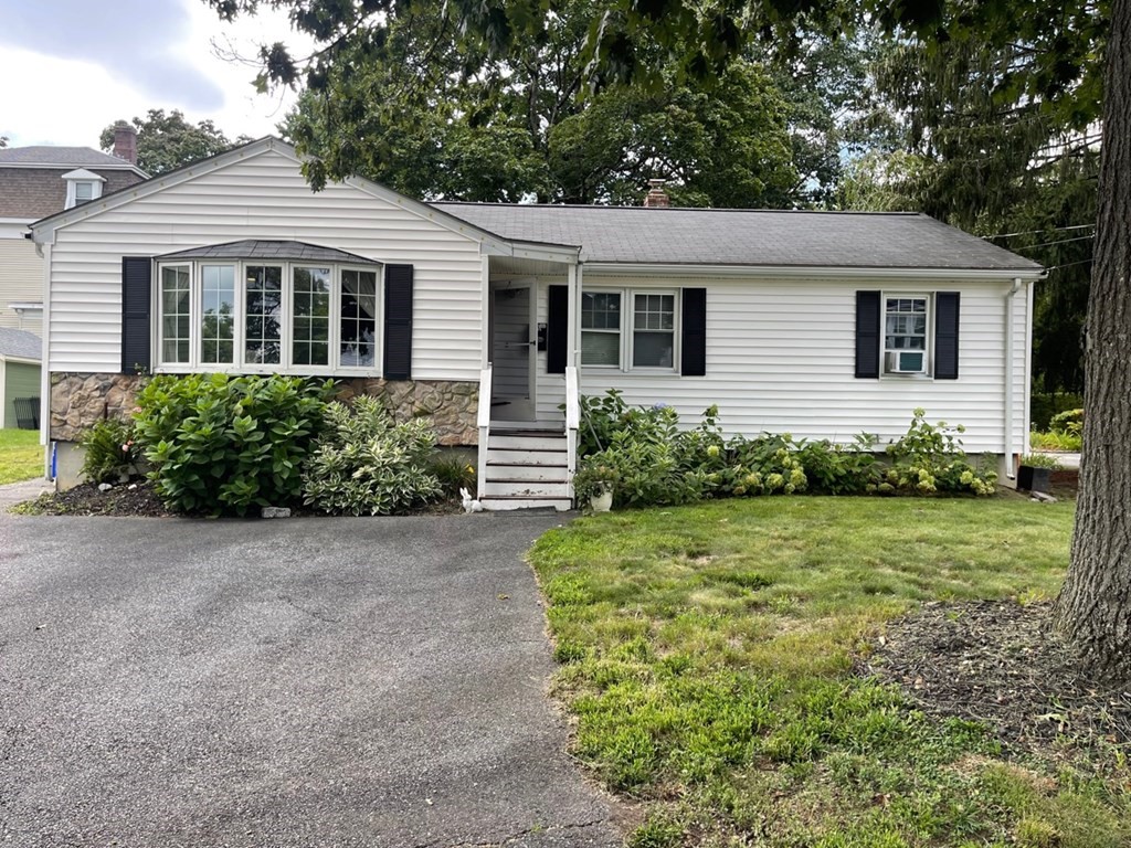 4 Grant St, Milford, MA 01757 - MLS 73153731 - Berkshire Hathaway ...