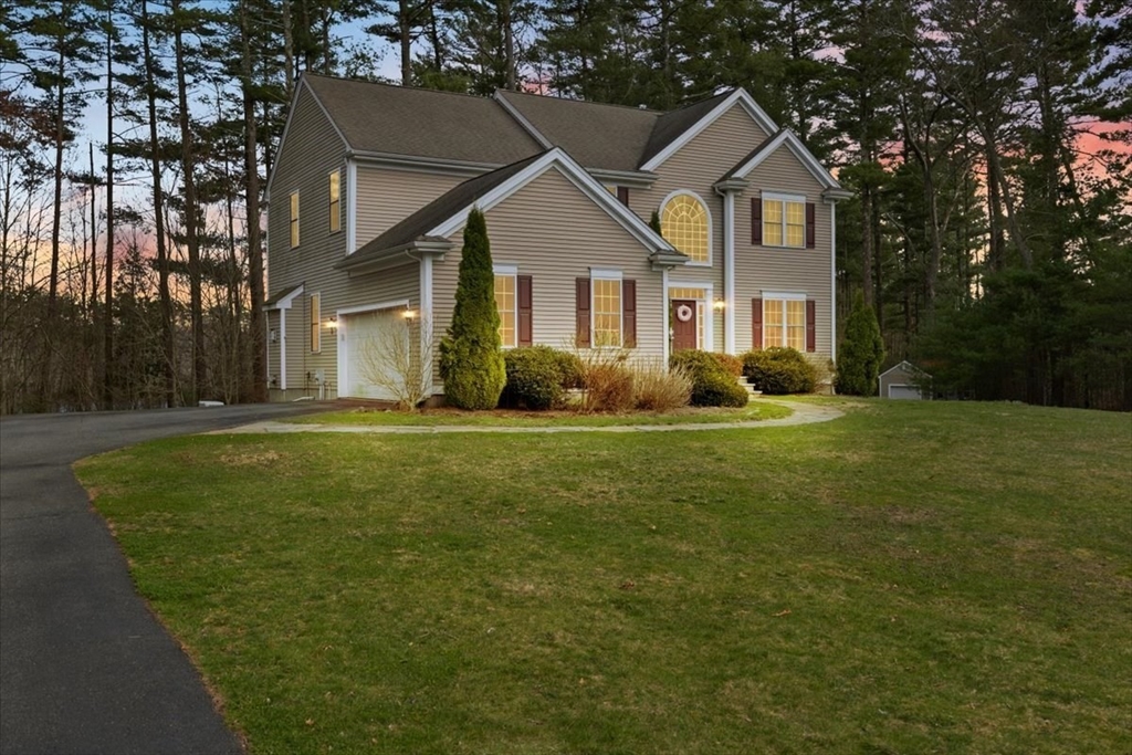 9 Chrisjenn Brook Ln