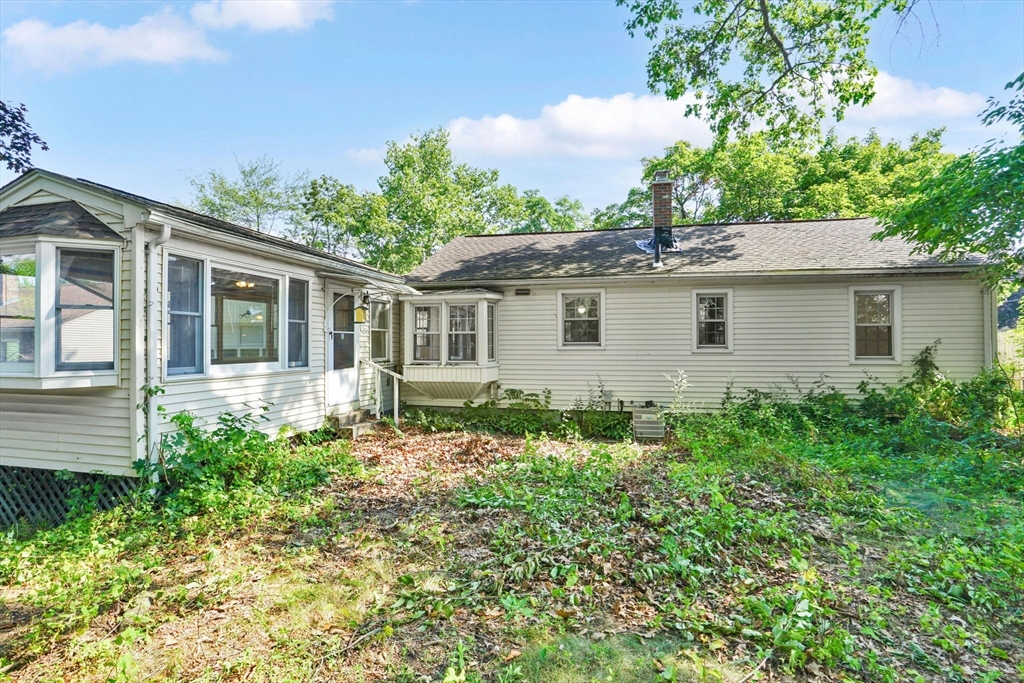 11 W Canton Cir