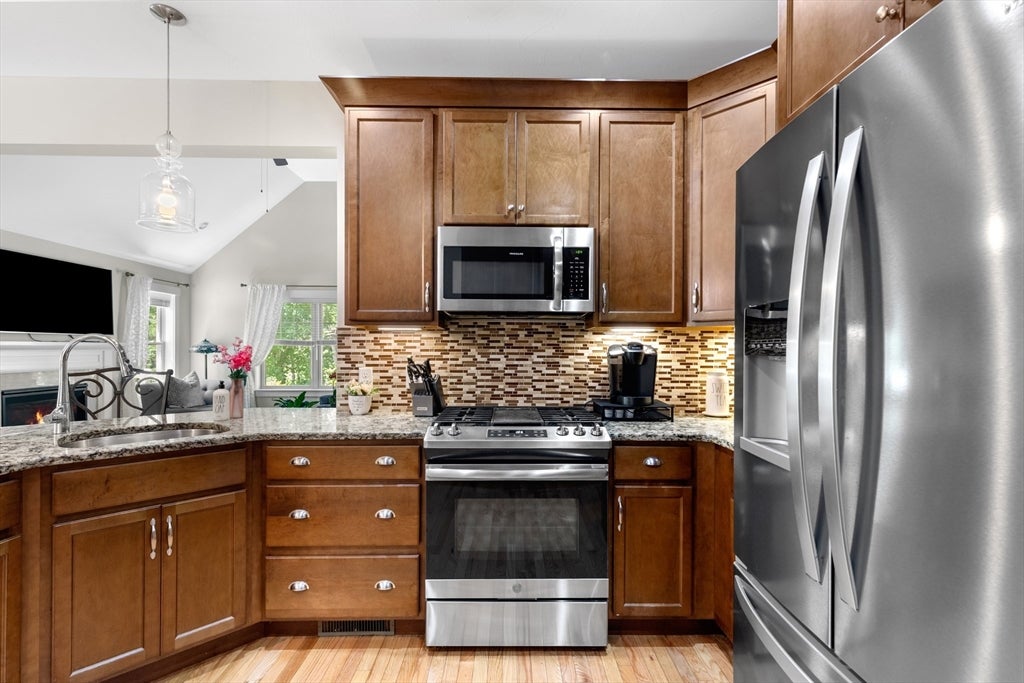 15 Southview Way, Plymouth, MA, 15 Southview Way, Plymouth, MA Photo #6