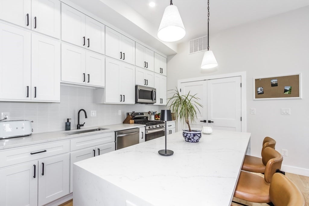 152 Marion Street #3, Boston, MA, 152 Marion Street #3, Boston, MA Photo #11