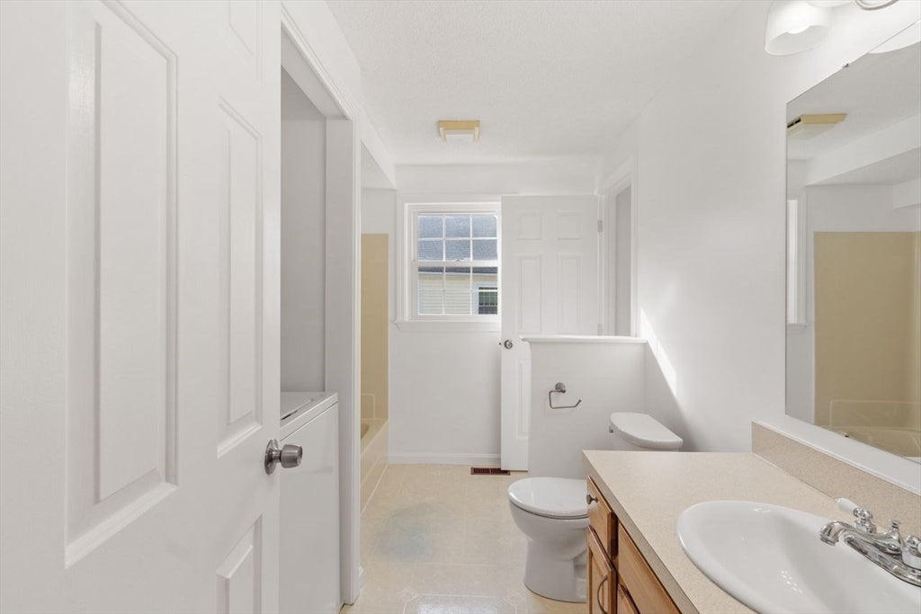 2701 Forest Park Drive #2701, Auburn, MA, 2701 Forest Park Drive #2701, Auburn, MA Photo #19