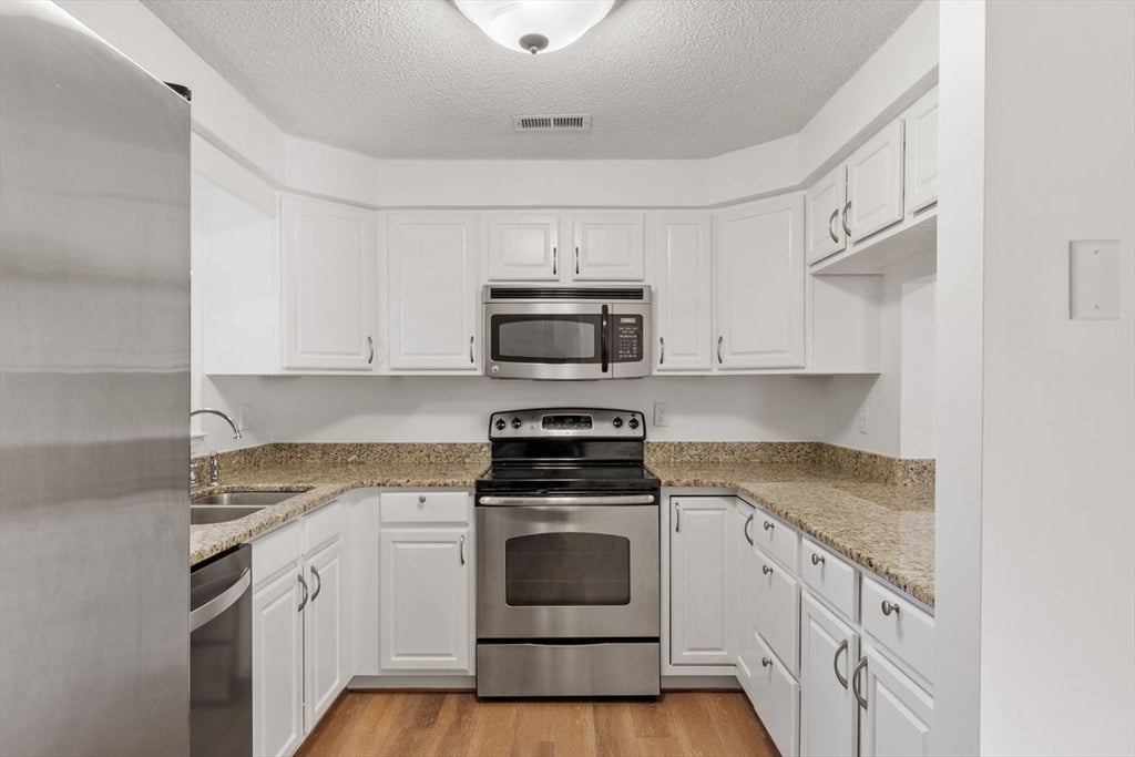 2701 Forest Park Drive #2701, Auburn, MA, 2701 Forest Park Drive #2701, Auburn, MA Photo #6