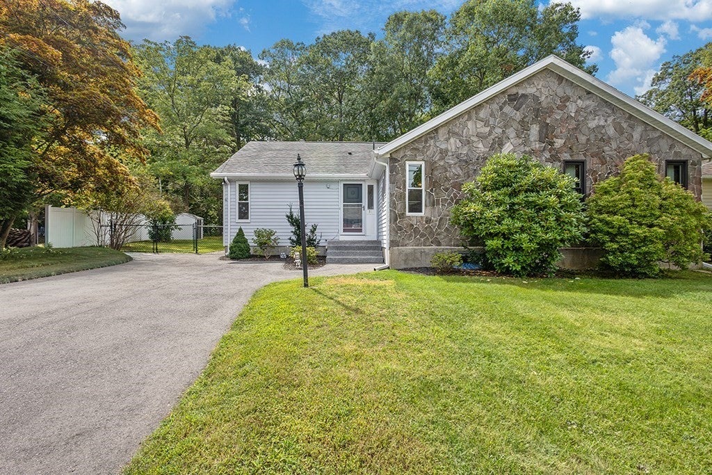 31 Acorn Dr #31, Randolph, MA, 31 Acorn Dr #31, Randolph, MA Photo #2