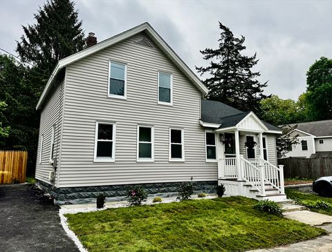 11 Pine St Maynard MA 01754