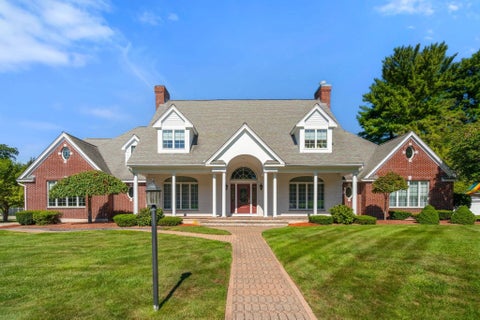 Photo of 5 Elizabeth Way, Lynnfield, MA 01940 (MLS # 73585950)