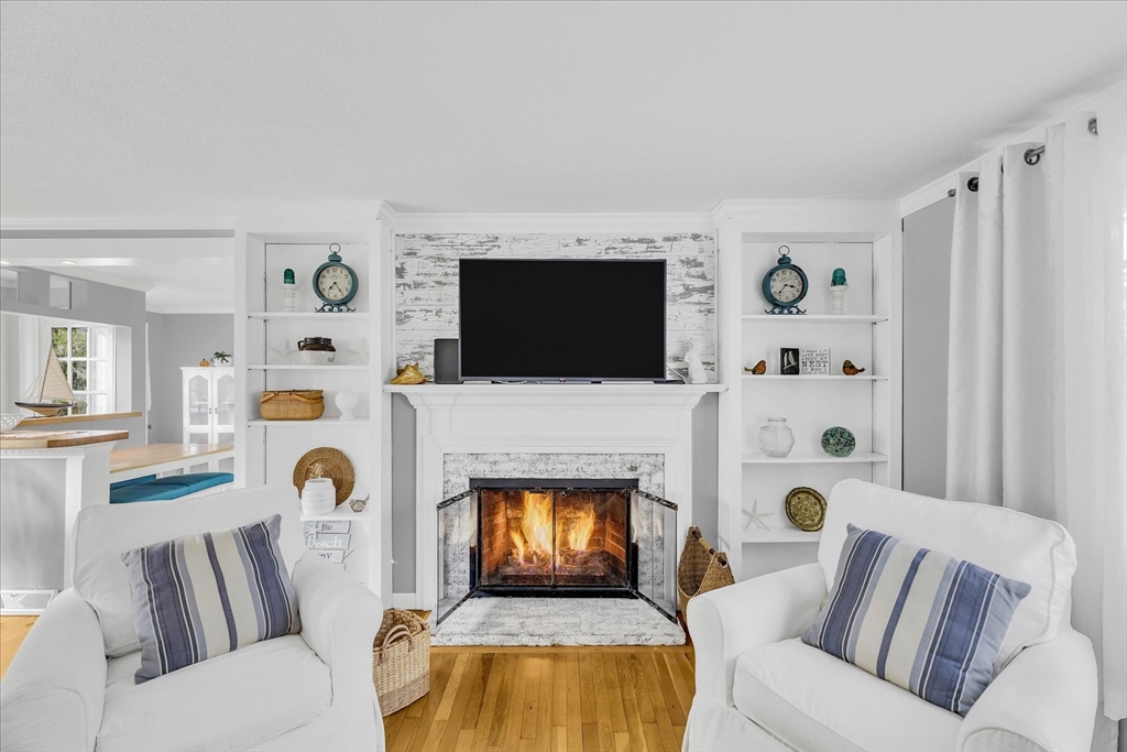 9 Lower Brook Rd