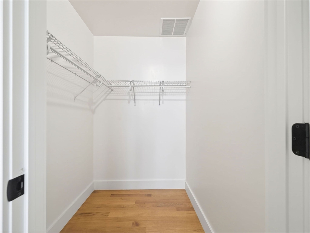 60 Stanley Street 202