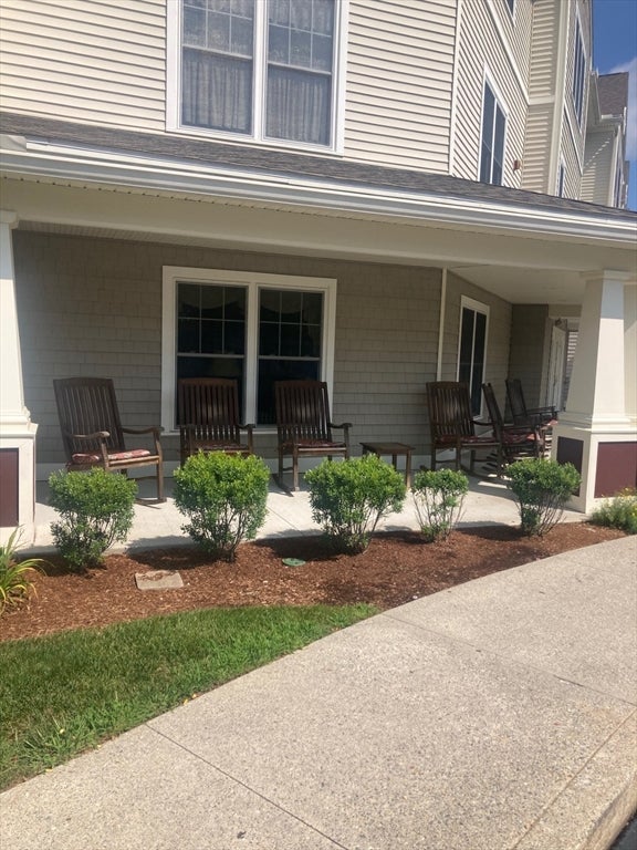 7 Crescent Way 307