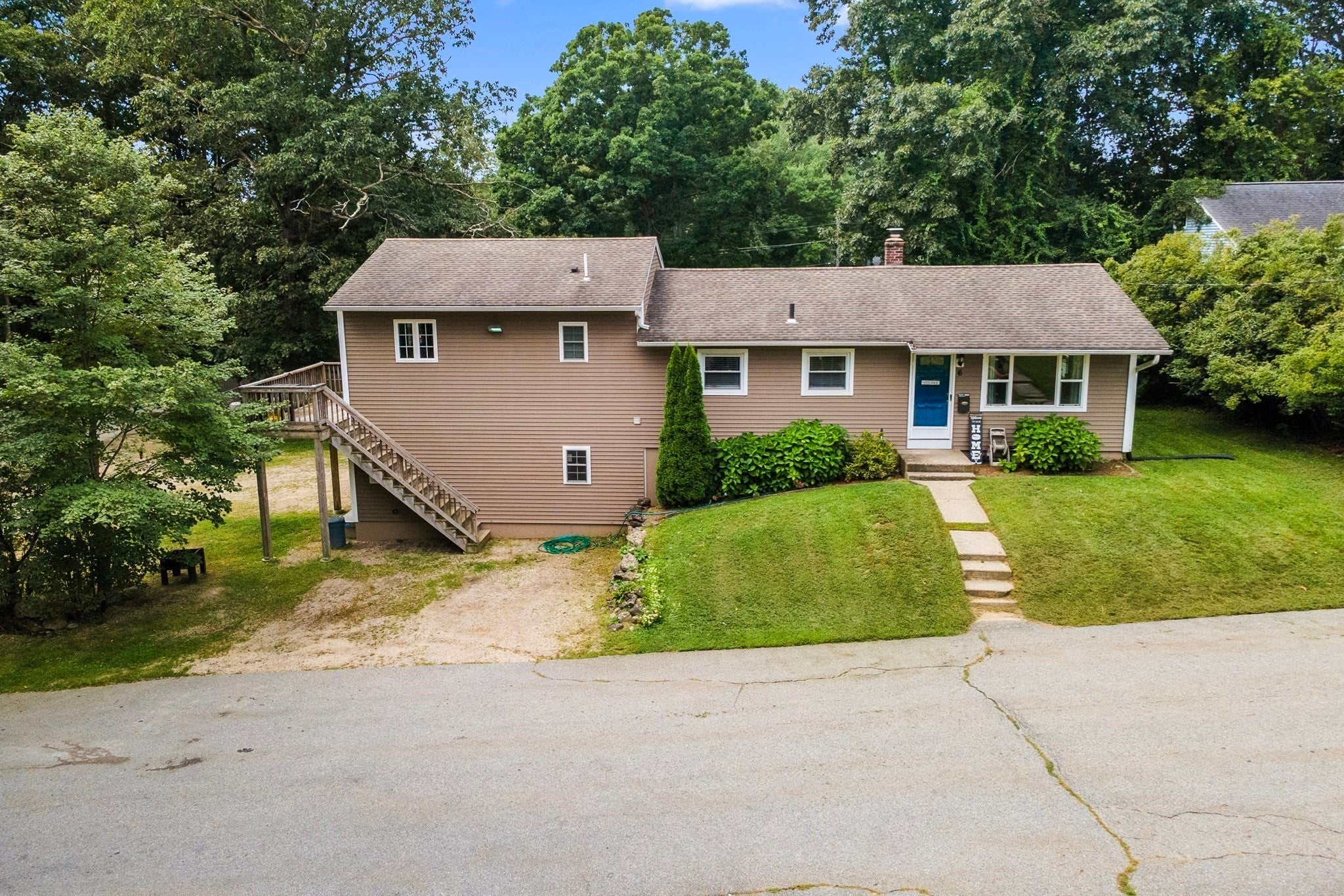 6 Pitcairn Ave