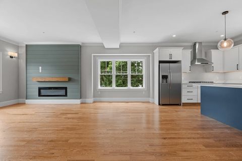 22 Pleasant A Mansfield MA 02048