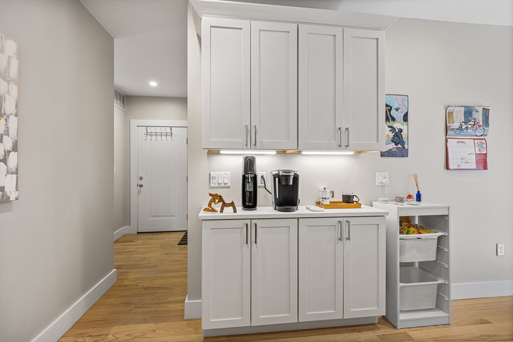 186 Havre St 1