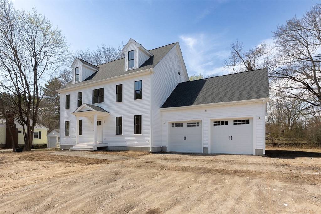 123 Center St