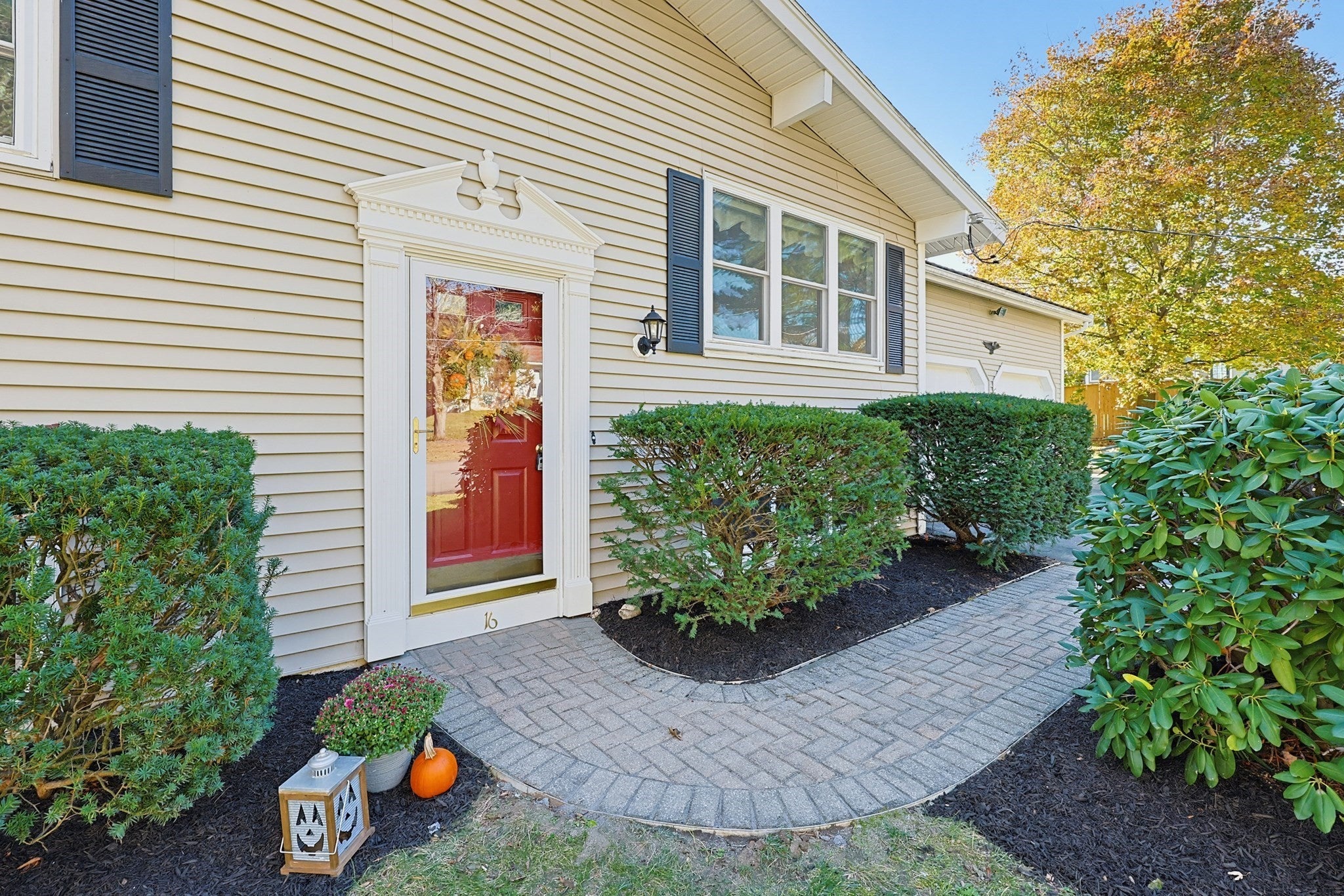 16 Meryl St