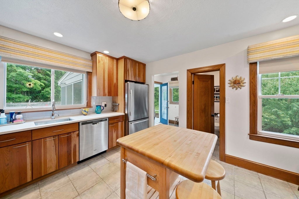 310 W Main St