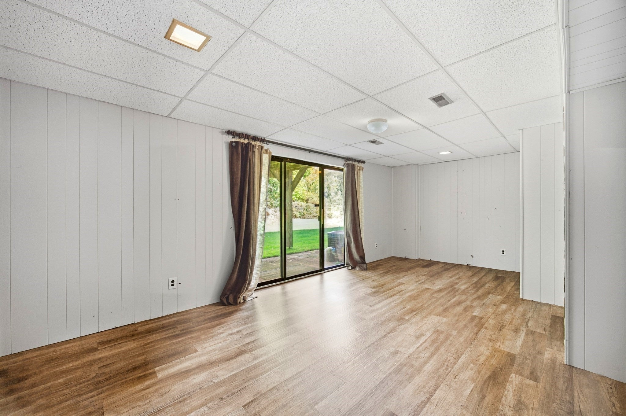 220 Beekman Dr #220, Agawam, MA Photo #26