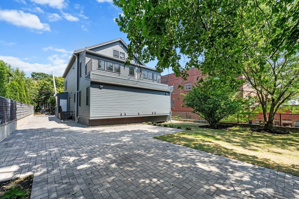130 Cushing St 1