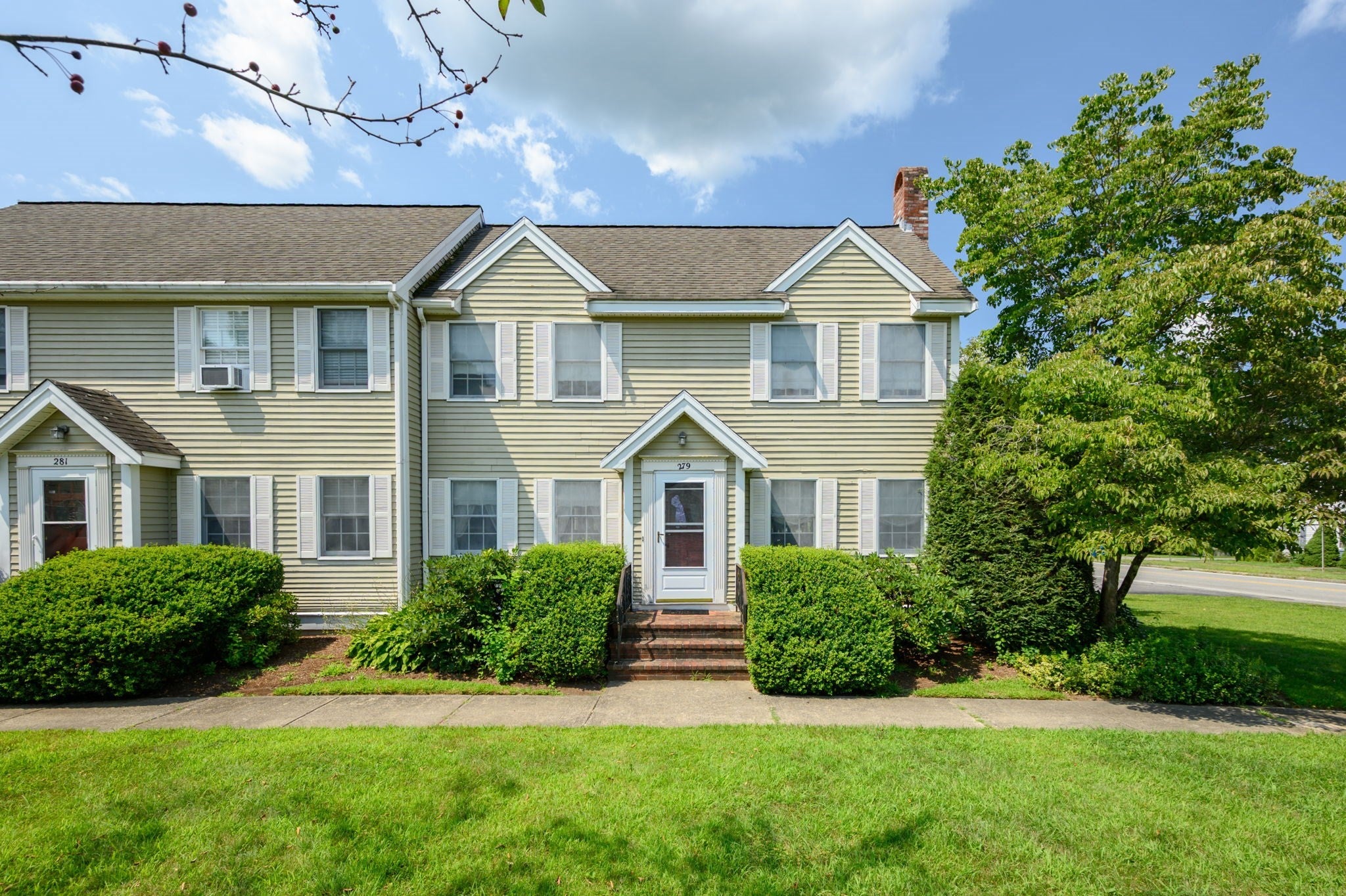 279 Central St #279, East Bridgewater, MA Photo #1