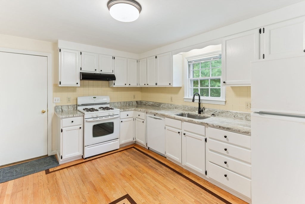 49 Bramblebush Dr #49, Barnstable, MA, 49 Bramblebush Dr #49, Barnstable, MA Photo #6