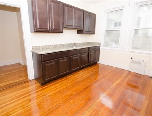 33 Cottage Ave 1