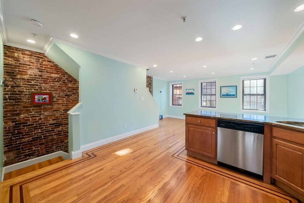 11 Wiget Street 4