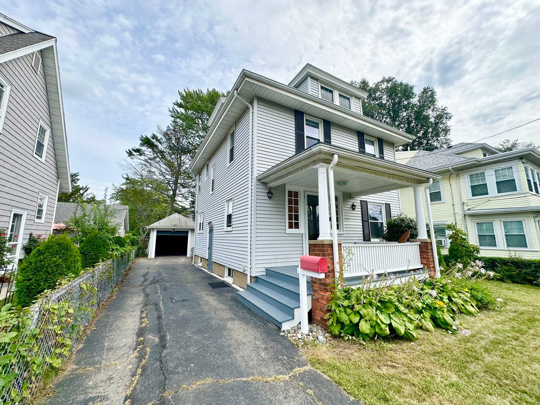 91 Davis St