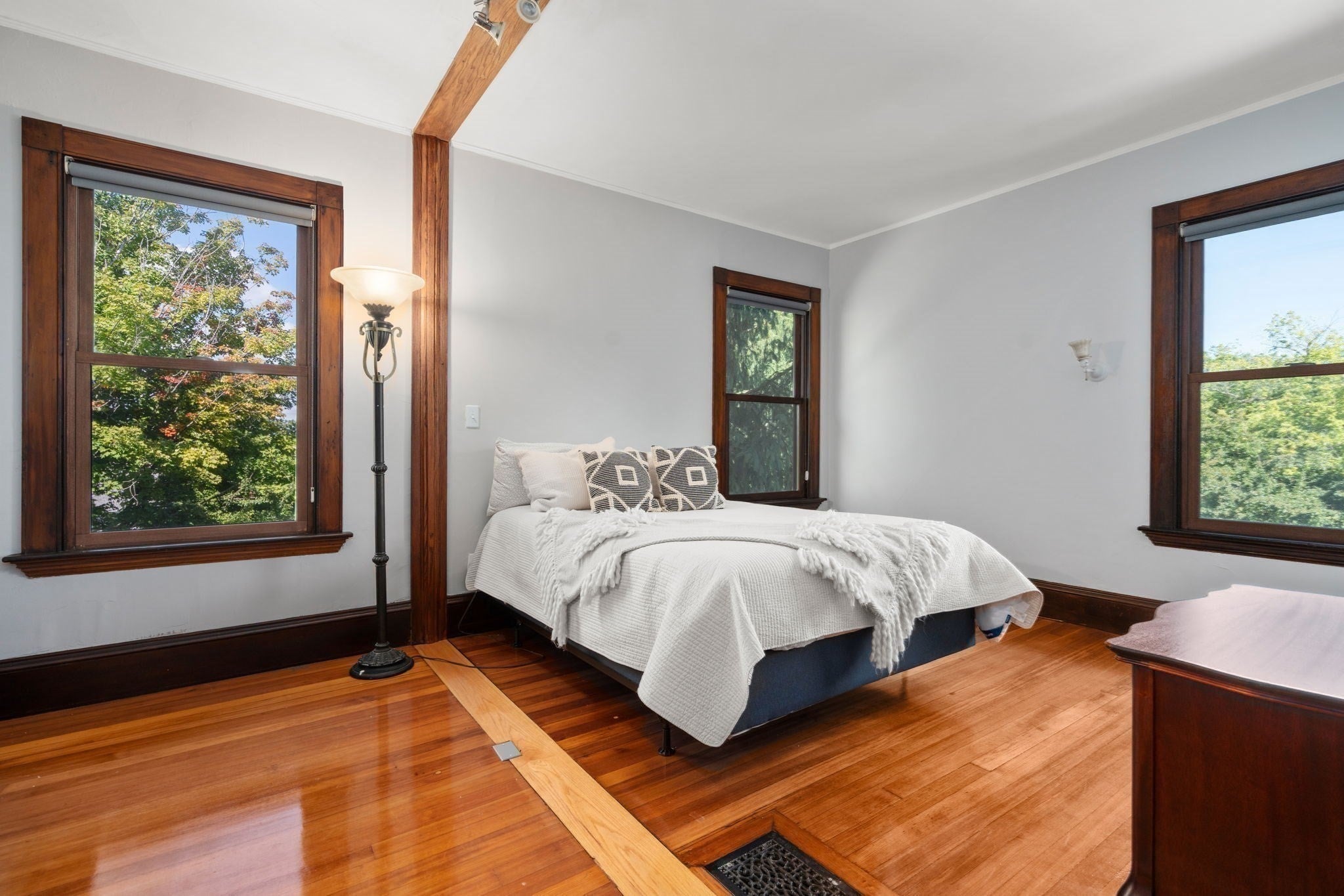 367 Otis St, Newton, MA Photo #22