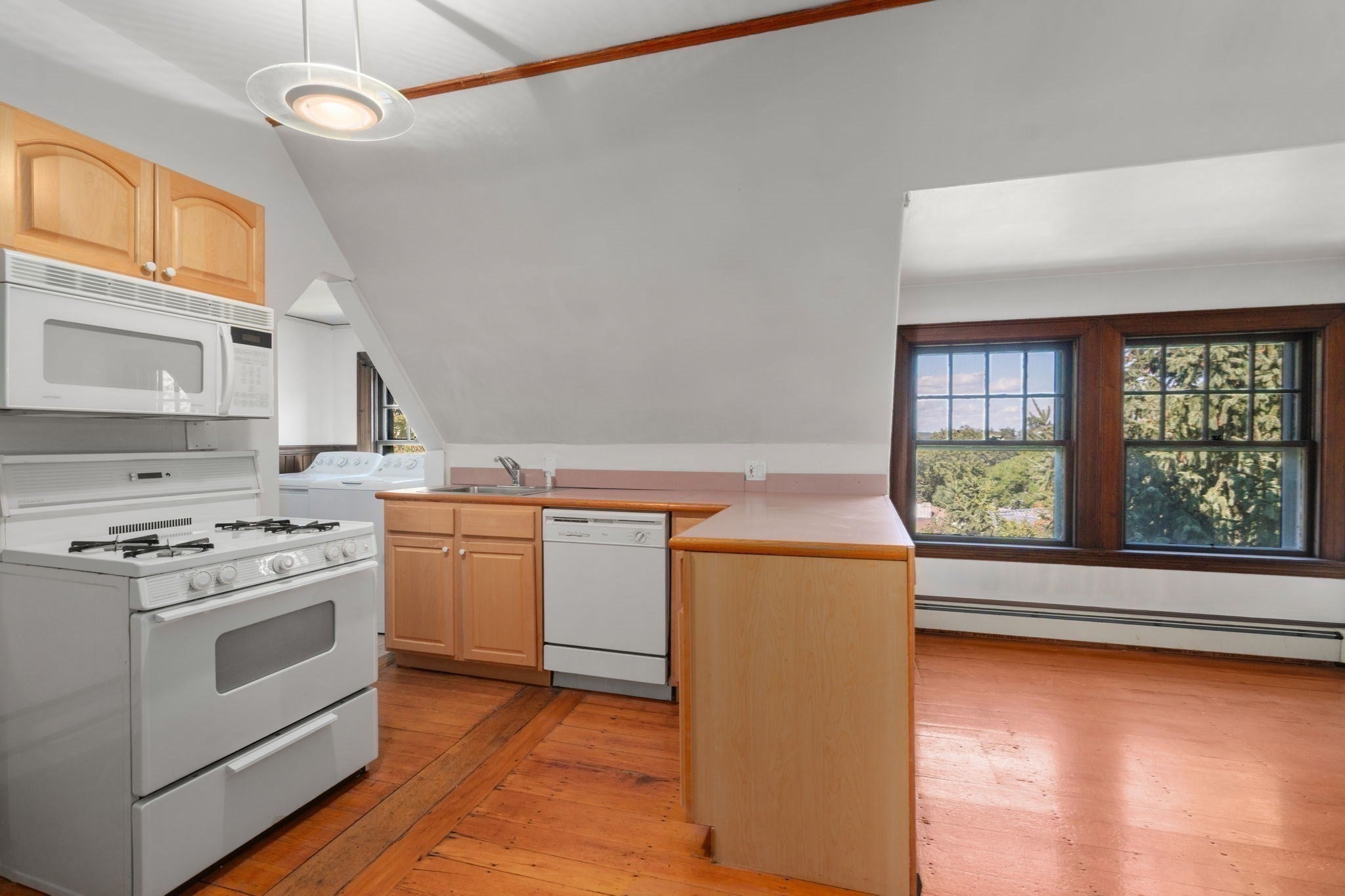 367 Otis St, Newton, MA Photo #27