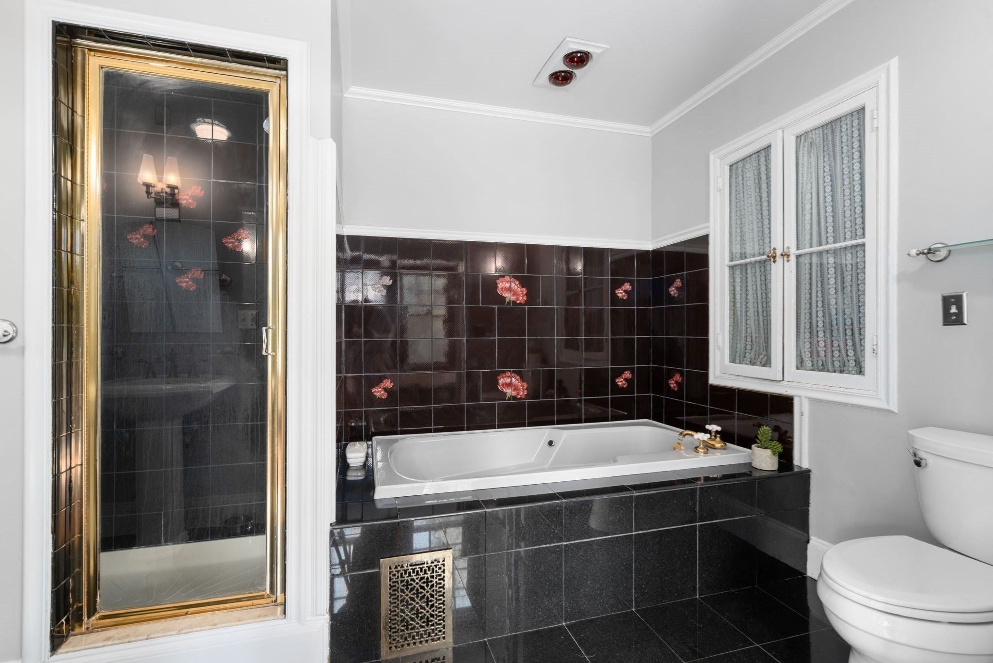 367 Otis St, Newton, MA Photo #19