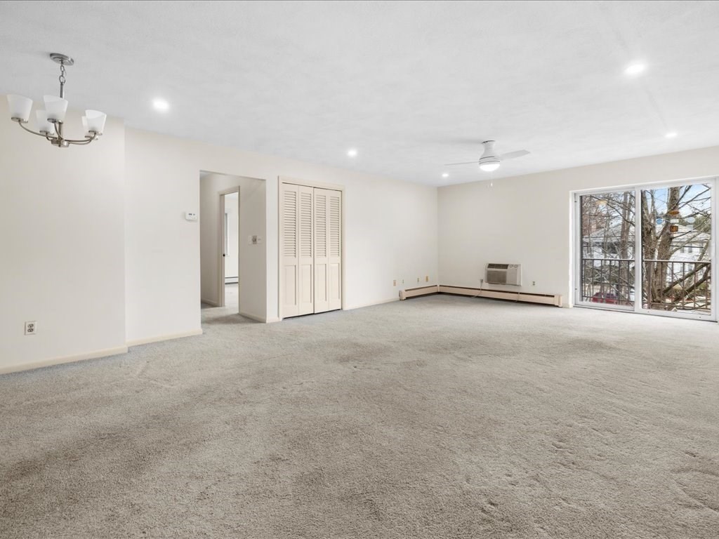 611 Watertown St 14