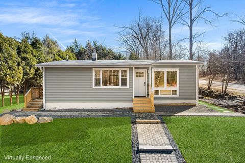 Photo of 98 Lancaster Rd, Shirley, MA 01464 (MLS # 73488477)