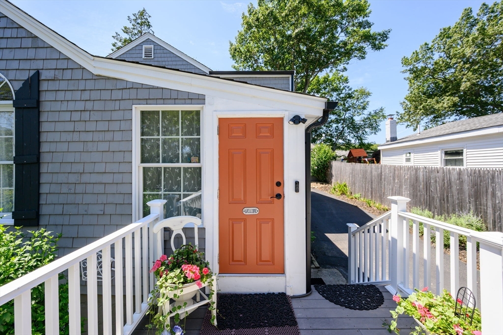 129 Greenvale Ave