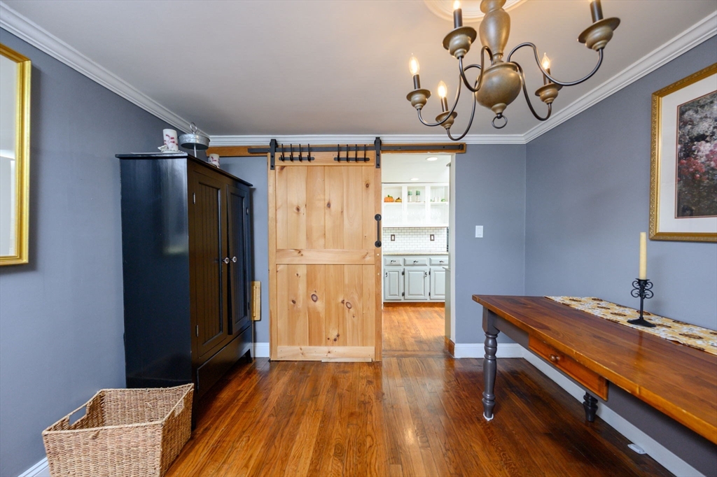 129 Greenvale Ave