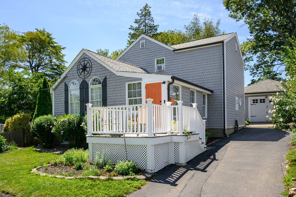 129 Greenvale Ave
