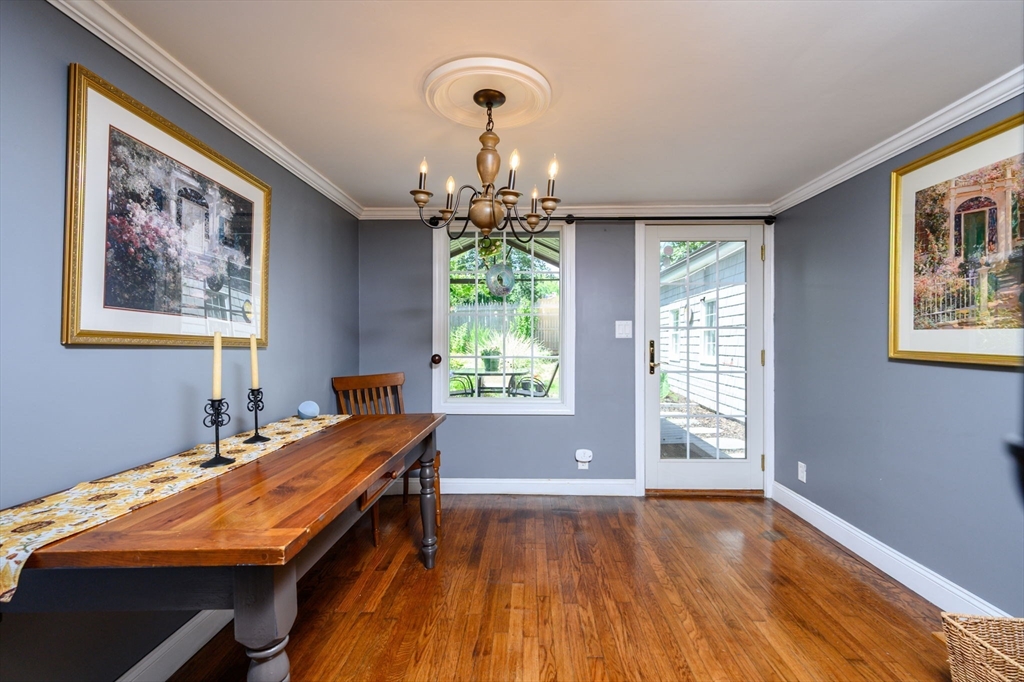 129 Greenvale Ave