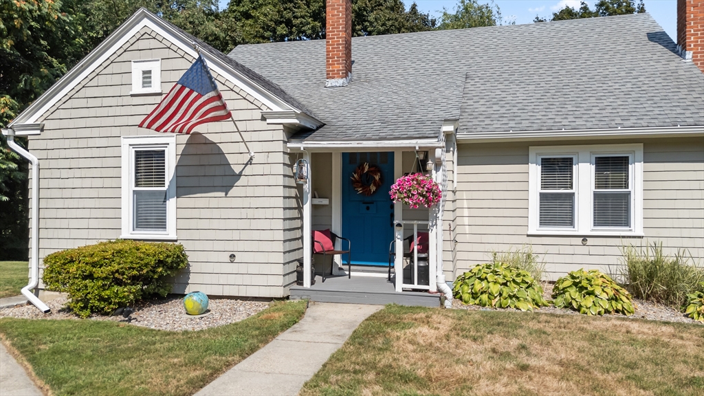 32 Field St