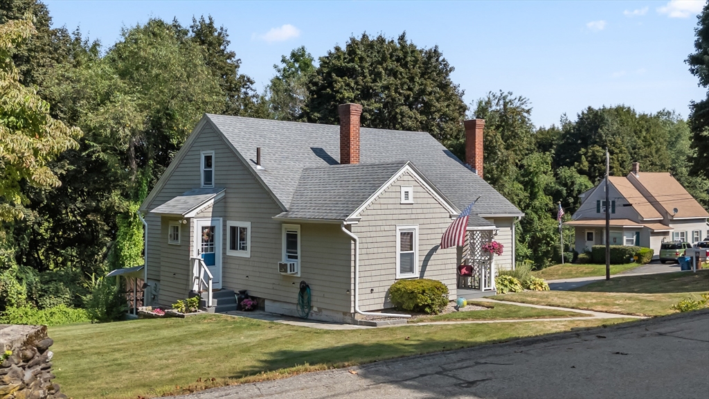 32 Field St