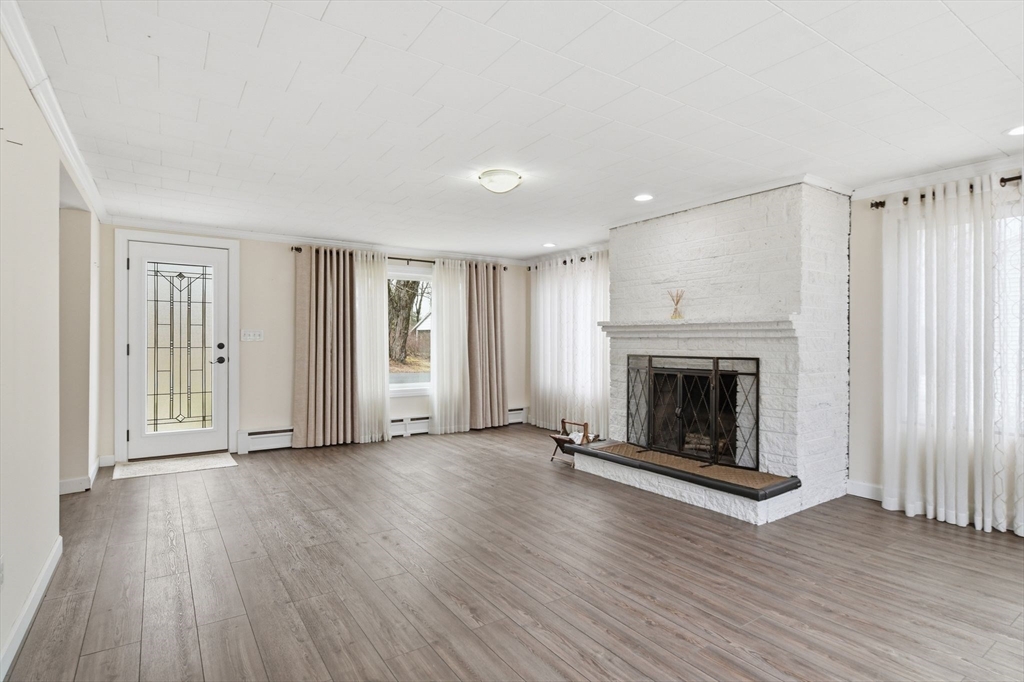 105 Mountain View St