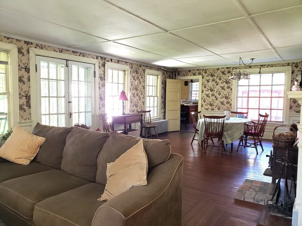 Huntington, Massachusetts 01050, United States, 3 Bedrooms Bedrooms, ,2 BathroomsBathrooms,Residential,Active,213452