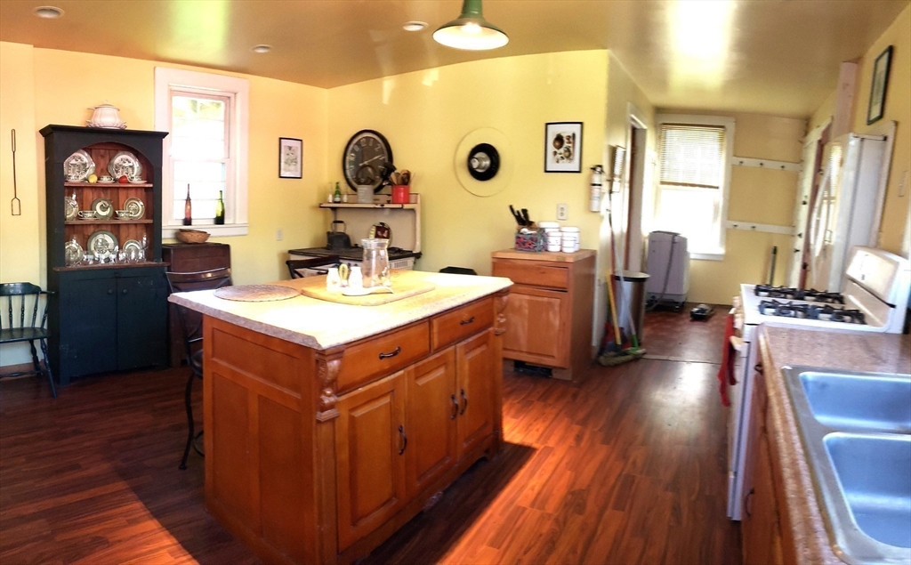 Huntington, Massachusetts 01050, United States, 3 Bedrooms Bedrooms, ,2 BathroomsBathrooms,Residential,Active,213452