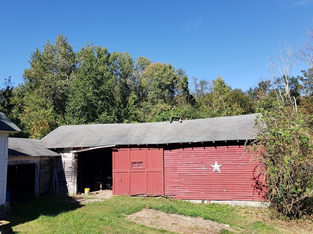 Huntington, Massachusetts 01050, United States, 3 Bedrooms Bedrooms, ,2 BathroomsBathrooms,Residential,Active,213452