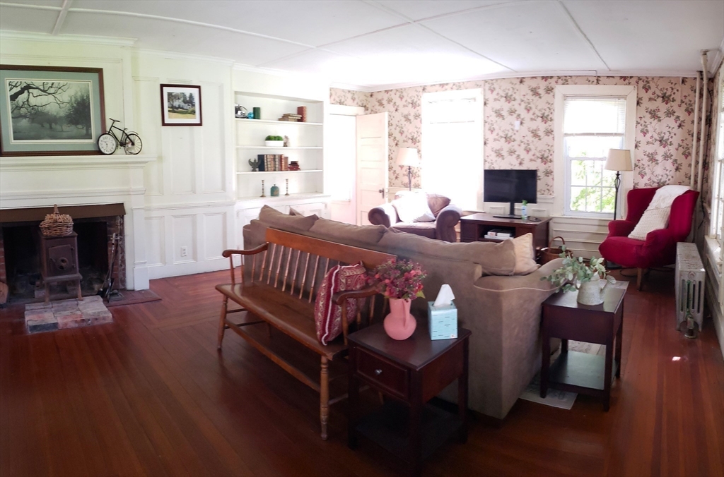 Huntington, Massachusetts 01050, United States, 3 Bedrooms Bedrooms, ,2 BathroomsBathrooms,Residential,Active,213452