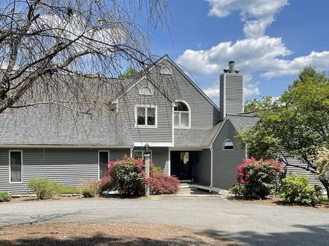 212 West St Douglas MA 01516